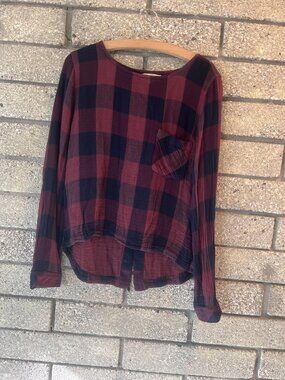 Cloth & Stone Womens Plaid Long Sleeve Top W/ Front Pocket & Lace-Up Back